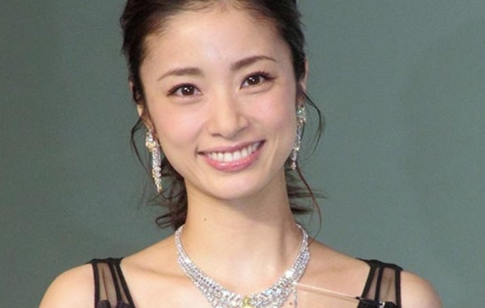 上戸彩