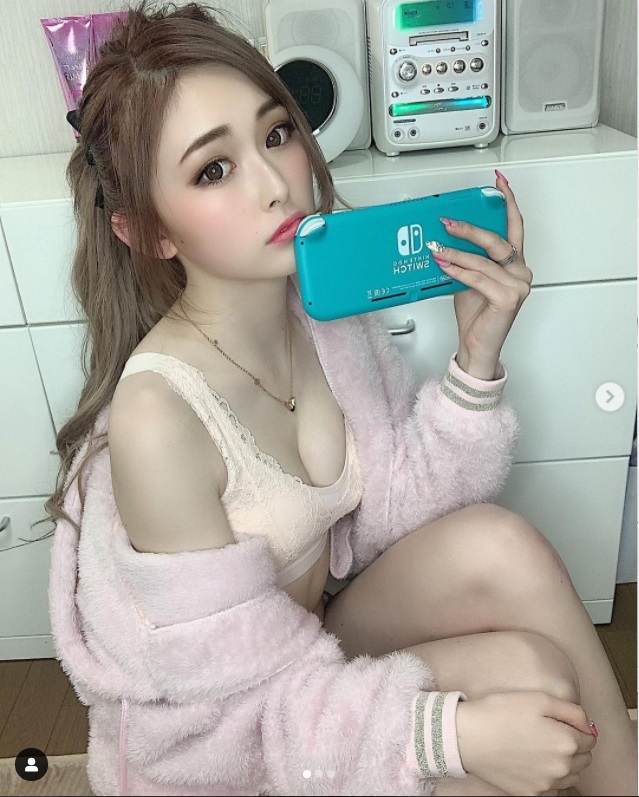 芸能人 下着
